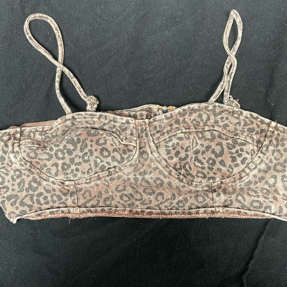 Leopard corset crop top with adjustable straps, zipper in the back